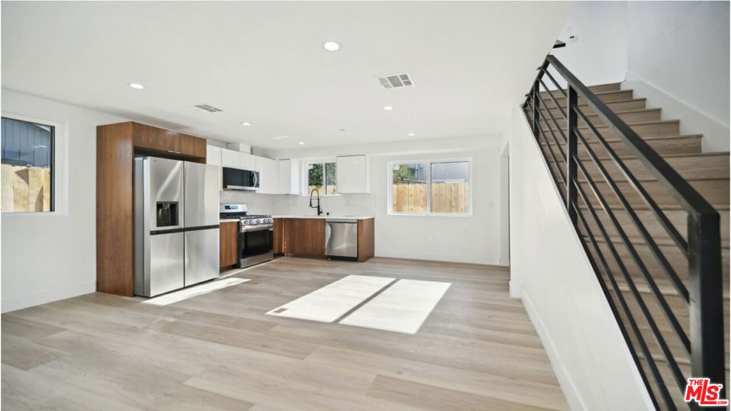 11314 Martha Street, North Hollywood, CA 91601 — photo 4