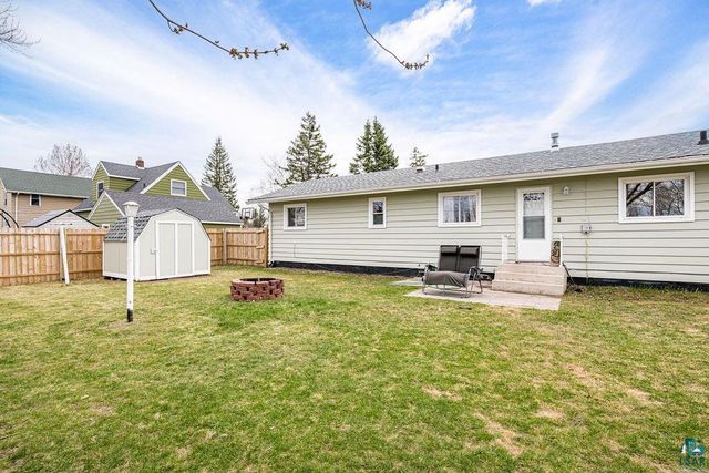 63 7th St, Superior, WI 54880