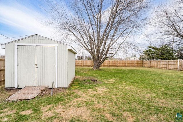63 7th St, Superior, WI 54880