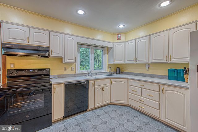 380 SYCAMORE MILLS RD, Media, PA 19063