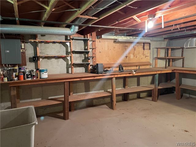 62 Lees 62, Elma, NY 14059