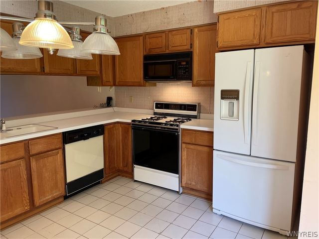 62 Lees 62, Elma, NY 14059