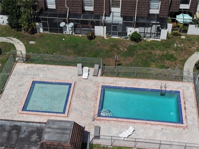 8985 Palm Tree Lane 8985, Pembroke Pines, FL 33024