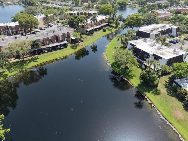 8985 Palm Tree Lane 8985, Pembroke Pines, FL 33024