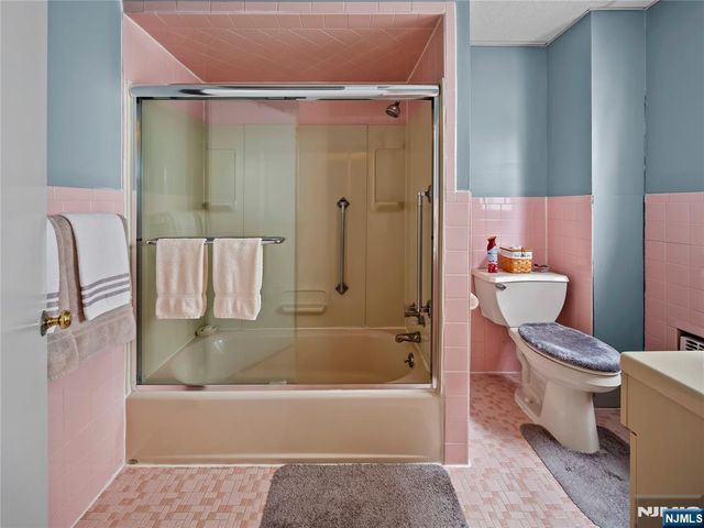 520 Schuyler Avenue, Kearny, NJ 07032