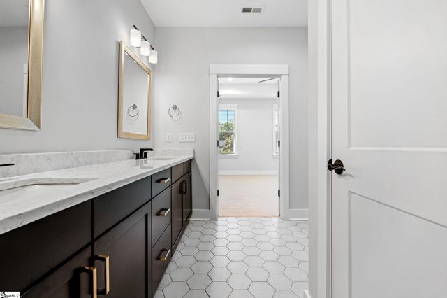 14 Whitner Street, Greenville, SC 29601