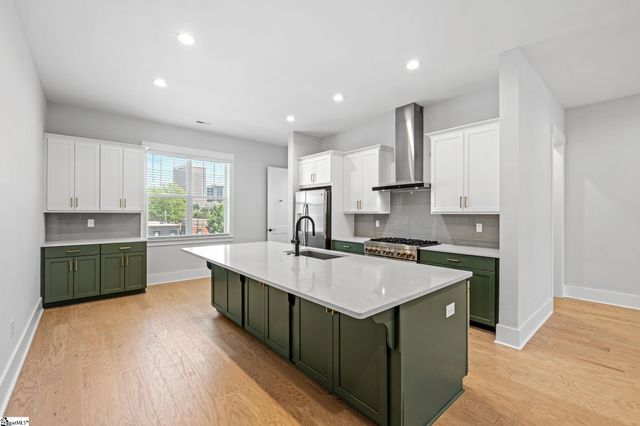 14 Whitner Street, Greenville, SC 29601
