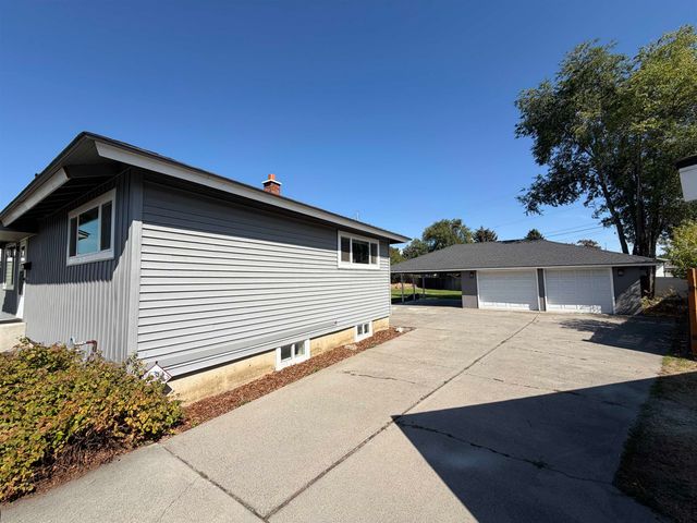 2310 N Upriver Ct, Spokane, WA 99217