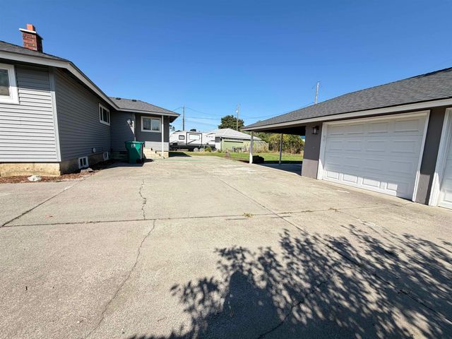 2310 N Upriver Ct, Spokane, WA 99217