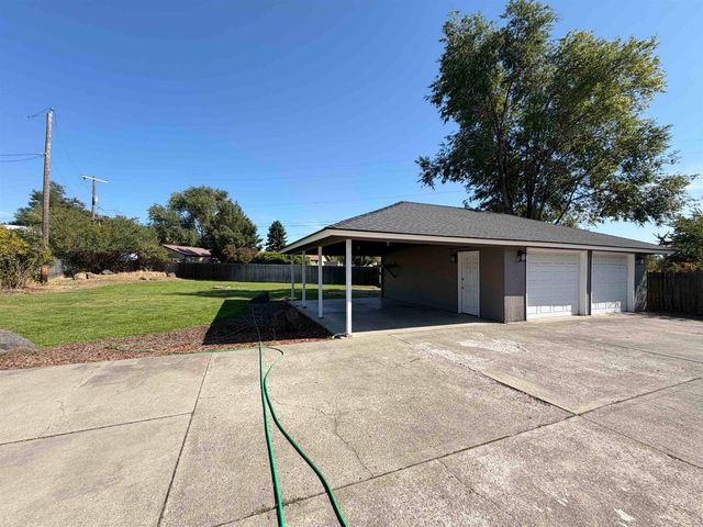 2310 N Upriver Ct, Spokane, WA 99217