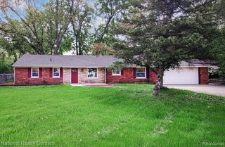 2365 Middlebelt Road, West Bloomfield, MI 48324