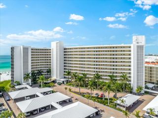 6300 MIDNIGHT PASS ROAD 403, Sarasota, FL 34242