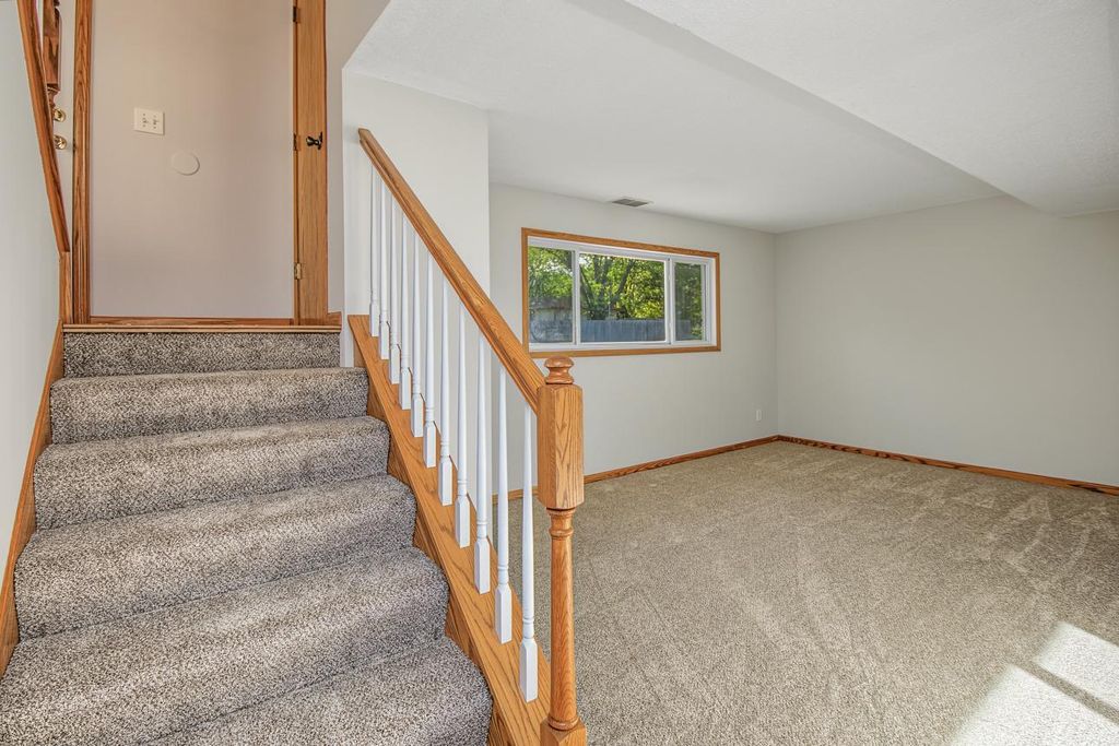 1381 Easter Lane, Eagan, MN 55123 — photo 4