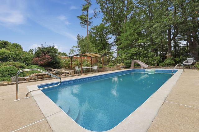 26 Glen Forest Lane, Methuen, MA 01844