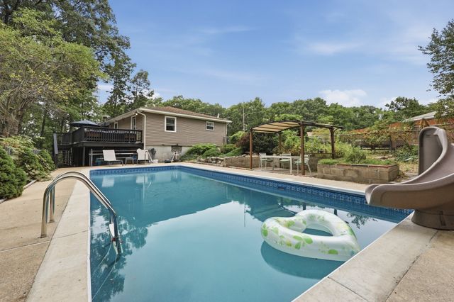 26 Glen Forest Lane, Methuen, MA 01844