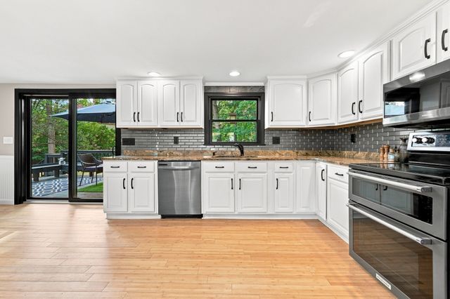 26 Glen Forest Lane, Methuen, MA 01844