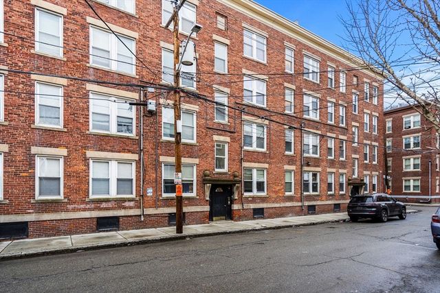 65 Palmer St 3, Salem, MA 01970