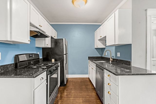 65 Palmer St 3, Salem, MA 01970