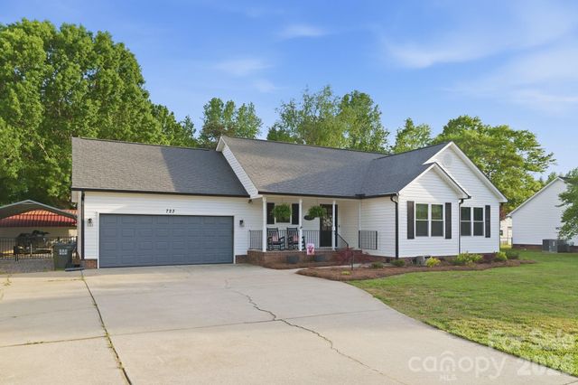 723 Pinehaven Circle, Clover, SC 29710