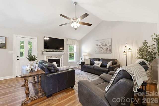 723 Pinehaven Circle, Clover, SC 29710