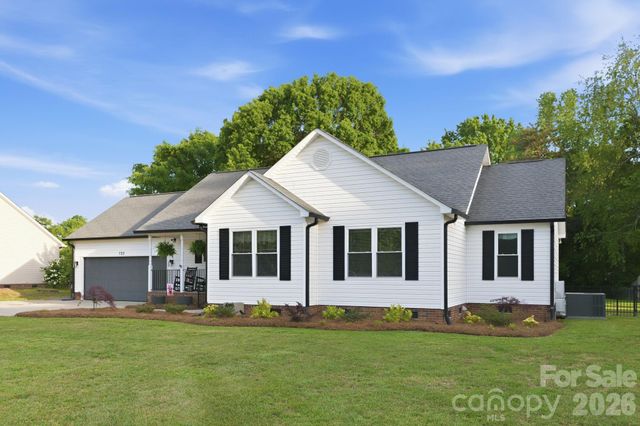 723 Pinehaven Circle, Clover, SC 29710