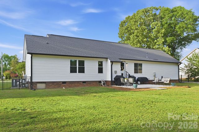 723 Pinehaven Circle, Clover, SC 29710