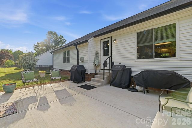 723 Pinehaven Circle, Clover, SC 29710