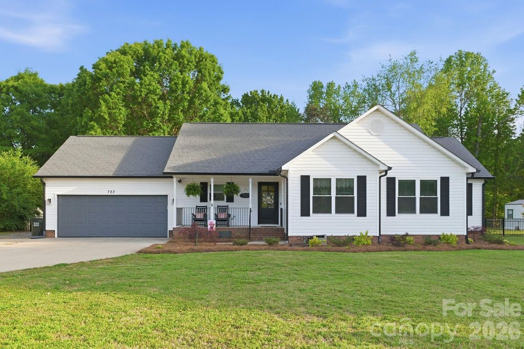 723 Pinehaven Circle, Clover, SC 29710
