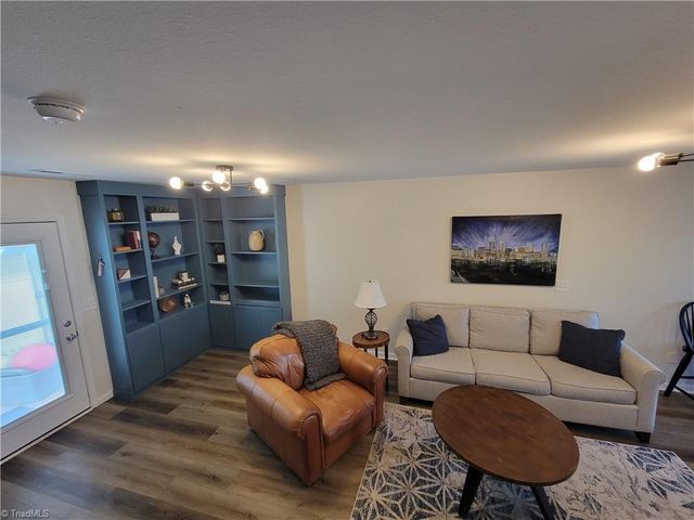 4379 Bastille Drive, Kernersville, NC 27284