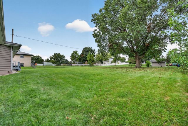 2N266 Prairie Avenue, Glen Ellyn, IL 60137