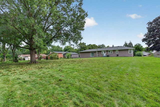 2N266 Prairie Avenue, Glen Ellyn, IL 60137