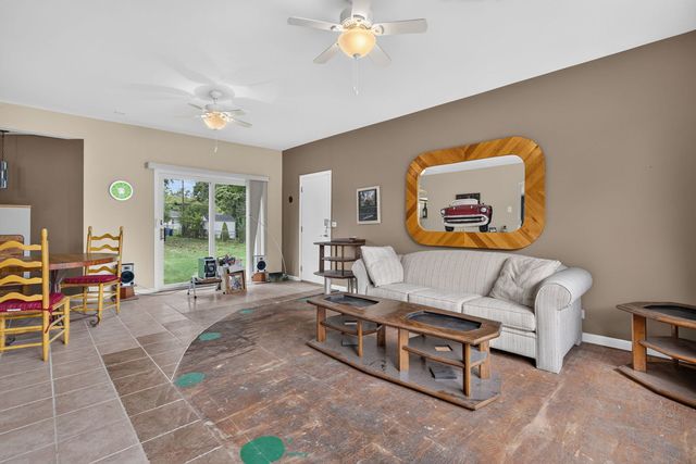 2N266 Prairie Avenue, Glen Ellyn, IL 60137