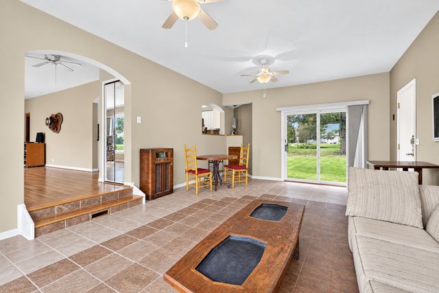 2N266 Prairie Avenue, Glen Ellyn, IL 60137