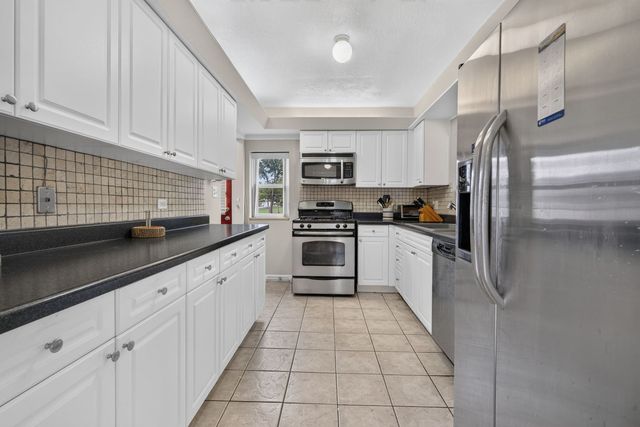 2N266 Prairie Avenue, Glen Ellyn, IL 60137