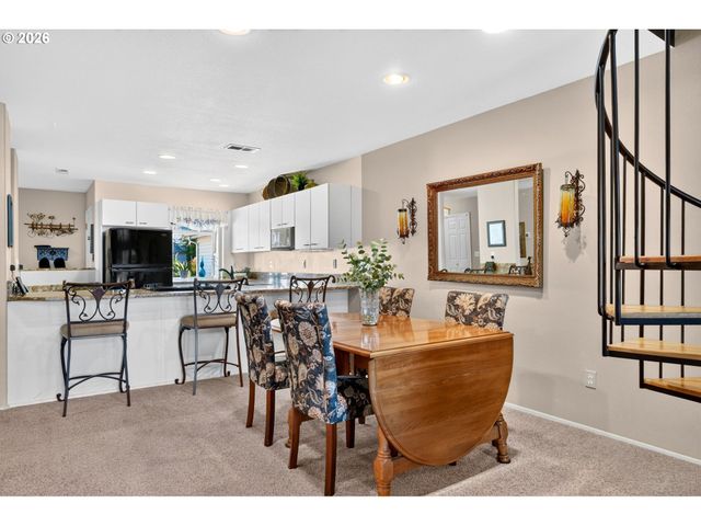 2449 Nw LOGAN St, Camas, WA 98607