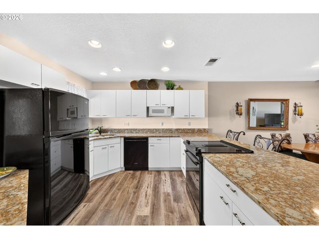 2449 Nw LOGAN St, Camas, WA 98607