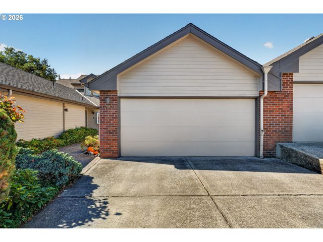 2449 Nw LOGAN St, Camas, WA 98607