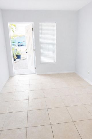 1017 SE 3rd Street 3, Deerfield Beach, FL 33441