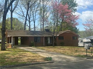 303 Lawing Drive, Thomasville, NC 27360