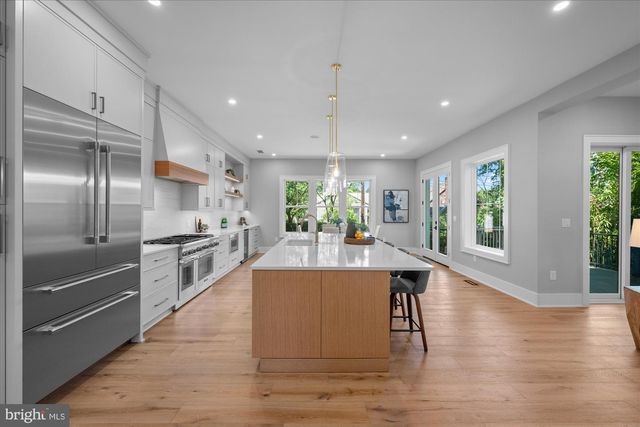 921 22ND ST S, Arlington, VA 22202