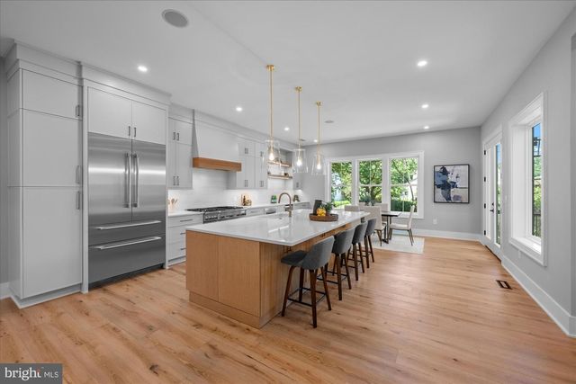 921 22ND ST S, Arlington, VA 22202