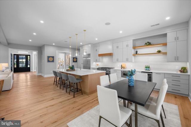 921 22ND ST S, Arlington, VA 22202