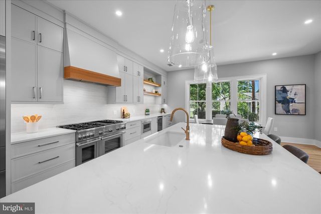 921 22ND ST S, Arlington, VA 22202