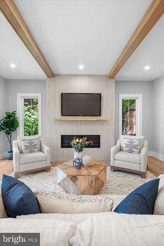 921 22ND ST S, Arlington, VA 22202