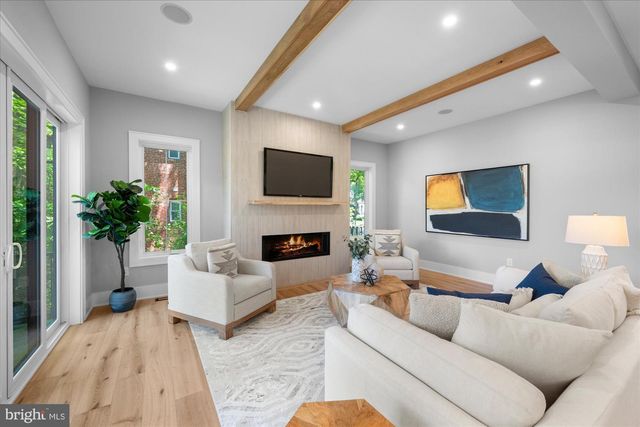 921 22ND ST S, Arlington, VA 22202