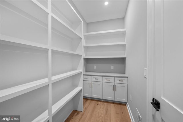 921 22ND ST S, Arlington, VA 22202