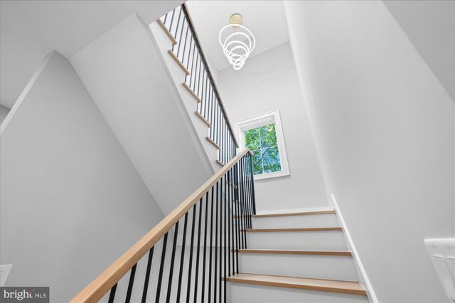 921 22ND ST S, Arlington, VA 22202
