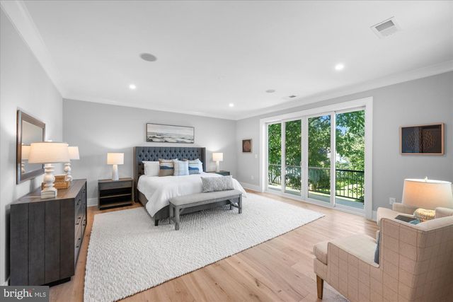 921 22ND ST S, Arlington, VA 22202