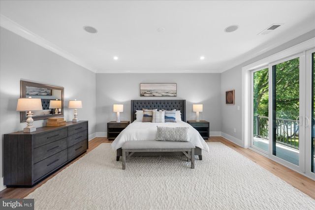 921 22ND ST S, Arlington, VA 22202