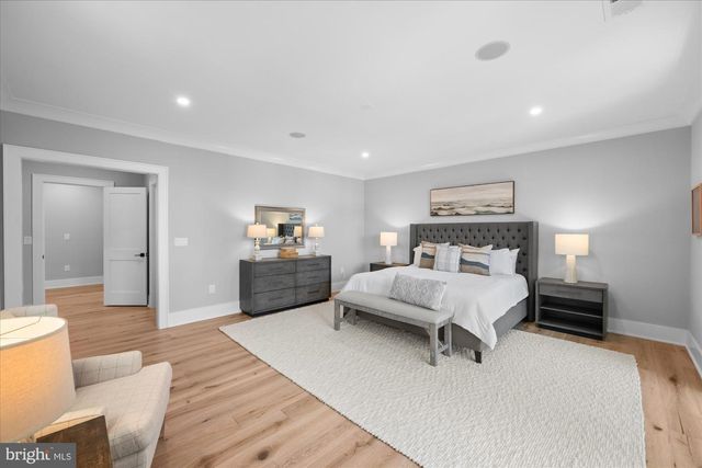 921 22ND ST S, Arlington, VA 22202